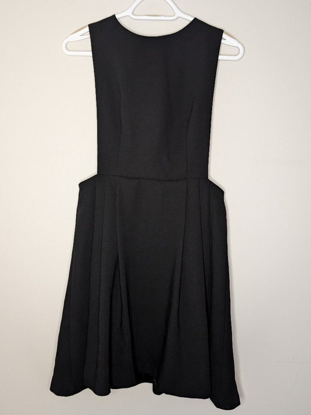 Never worn Black BCBG Cut Out Apron Pleated Open Back Mini Dress Size 10